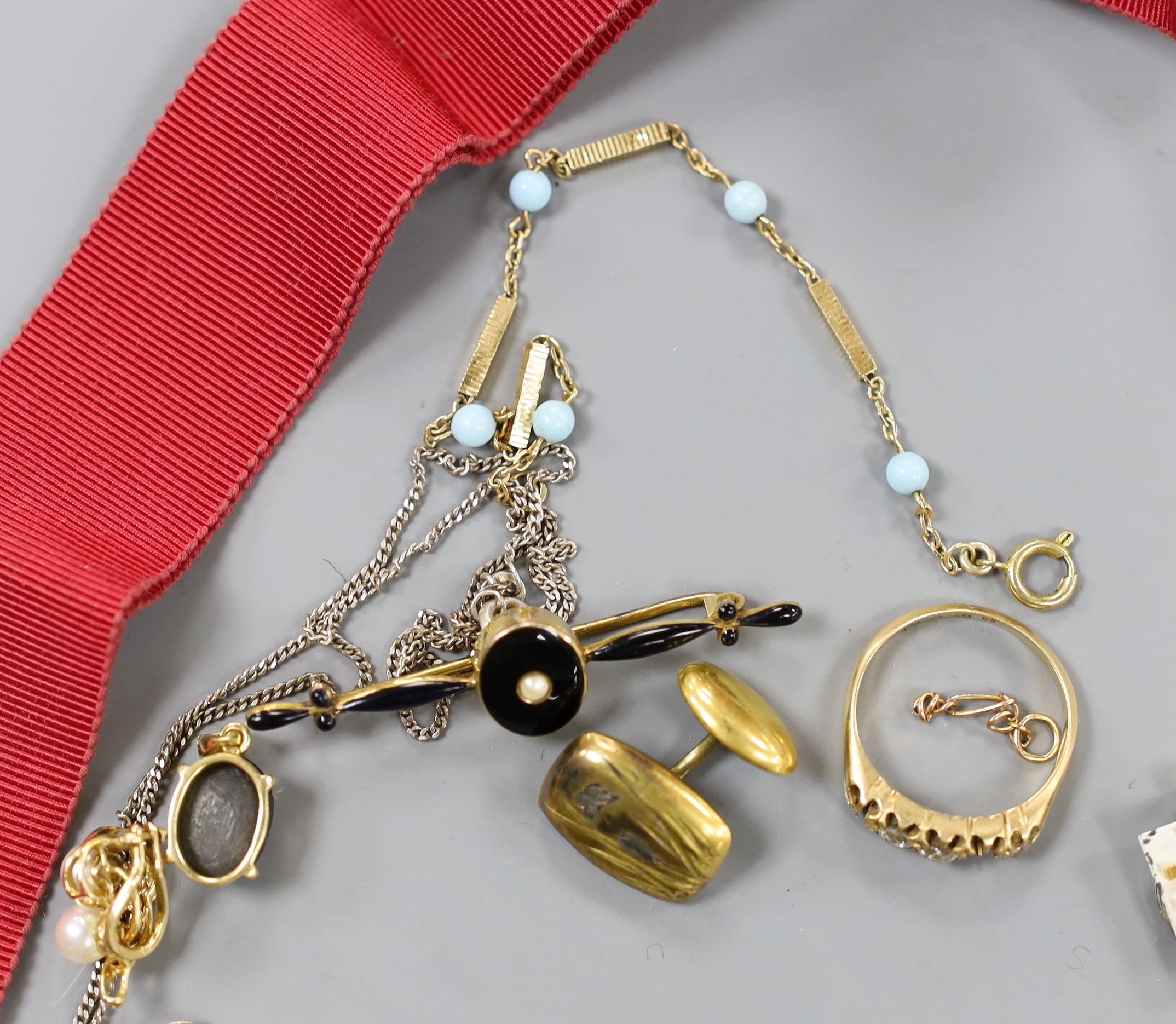 Sundry jewellery including a George V 18ct gold and five stone diamond ring(two stones missing), a 9ct and black onyx tie pin, etc.
